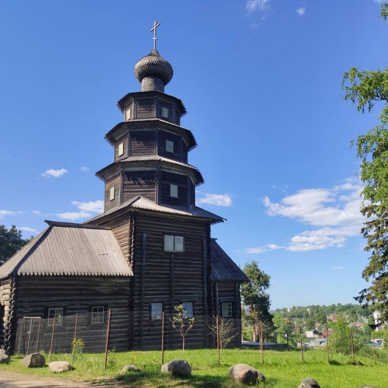 Starovoznesenskaya-derevyannaya-cerkov-torzhok-1